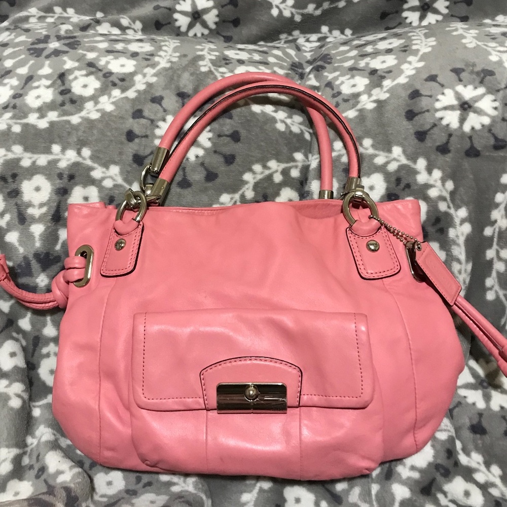 SOLD💯Authentic💯COACH Leather Side Knot Shoulder Bag